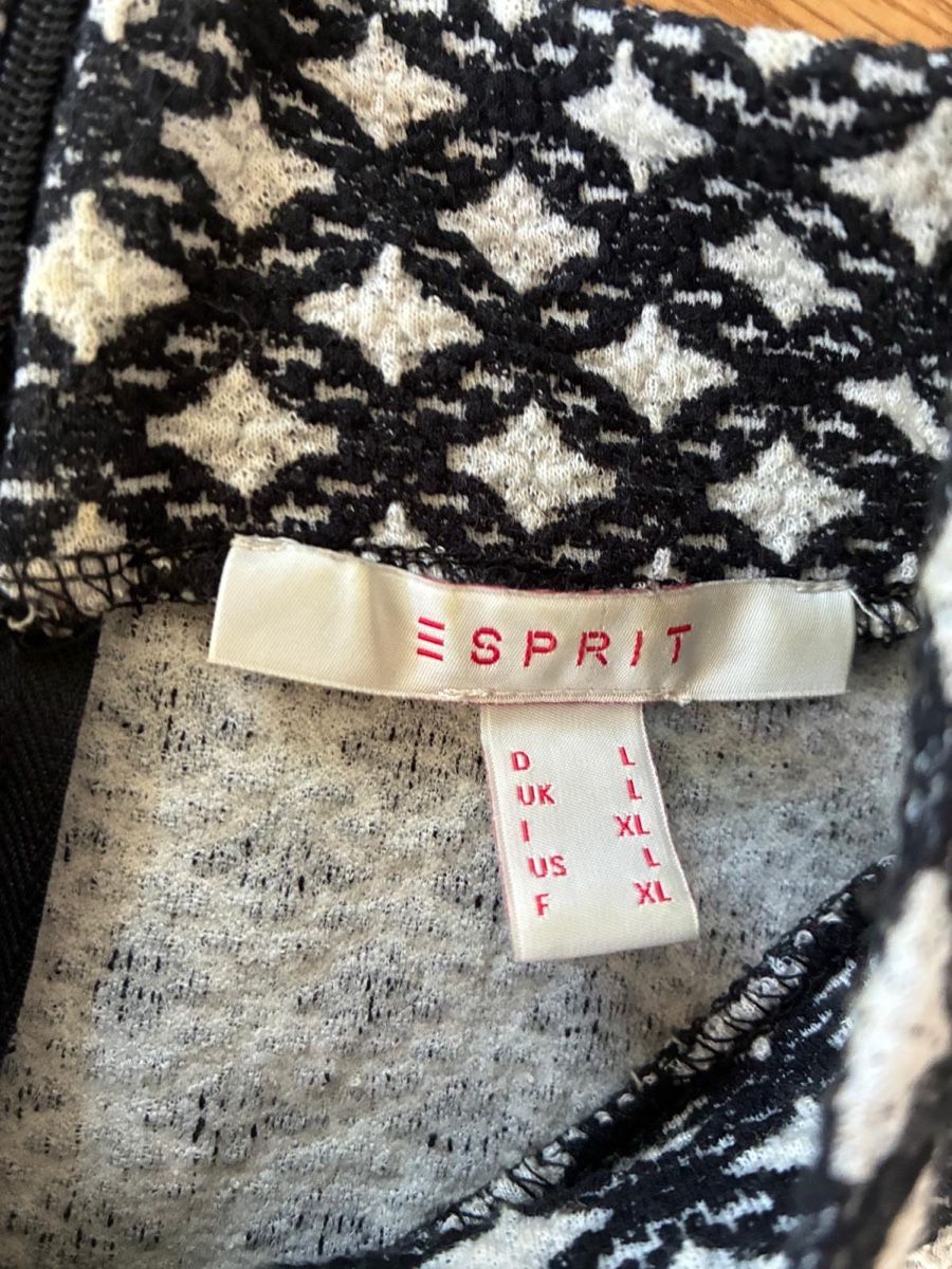 Esprit Vestiti: Zwei Kleider von Esprit  – Usato da Rotkreuz venduto da ZG6343 1