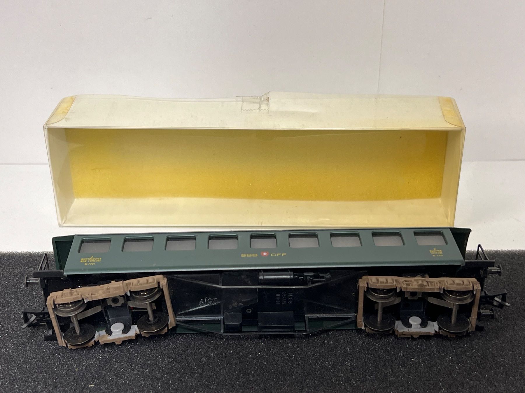Fleischmann Modelleisenbahnen: Fleischmann 2.Kl. SBB CFF FFS  H0 DC – Gebraucht aus Neuenhof von ludovicco 6