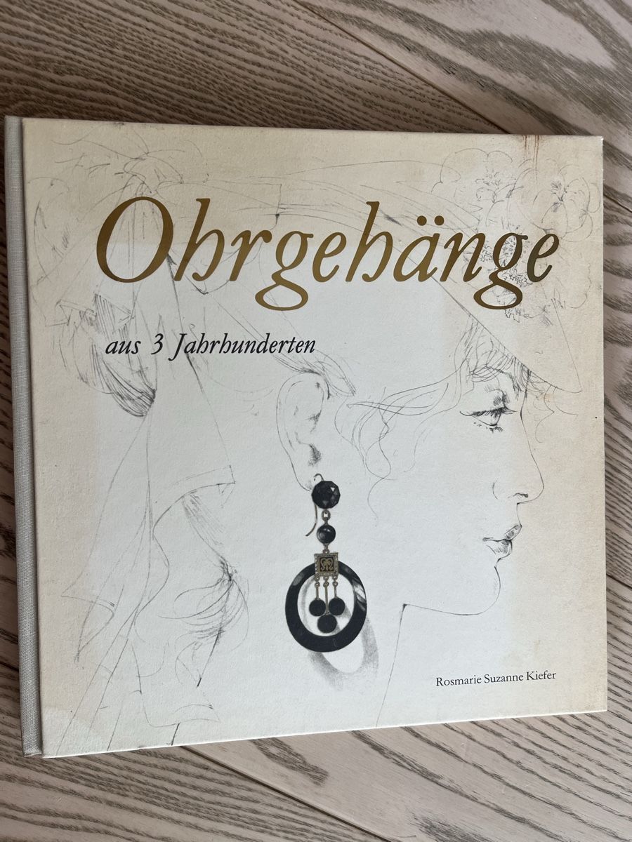 Libri: Ohrgehänge aus 3 Jahrhunderten  – Usato da Romanshorn venduto da Apfelschuss