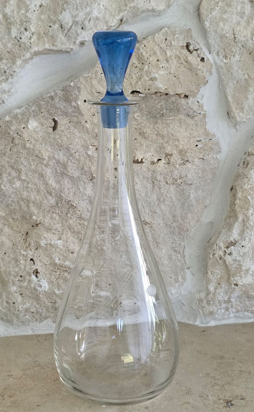 Karaffen: Karaffe Glas blauem Stopfen Dekoration Vintage – Gebraucht aus Rheinsulz von Dred
