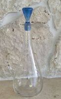 Karaffe Glas blauem Stopfen Dekoration Vintage