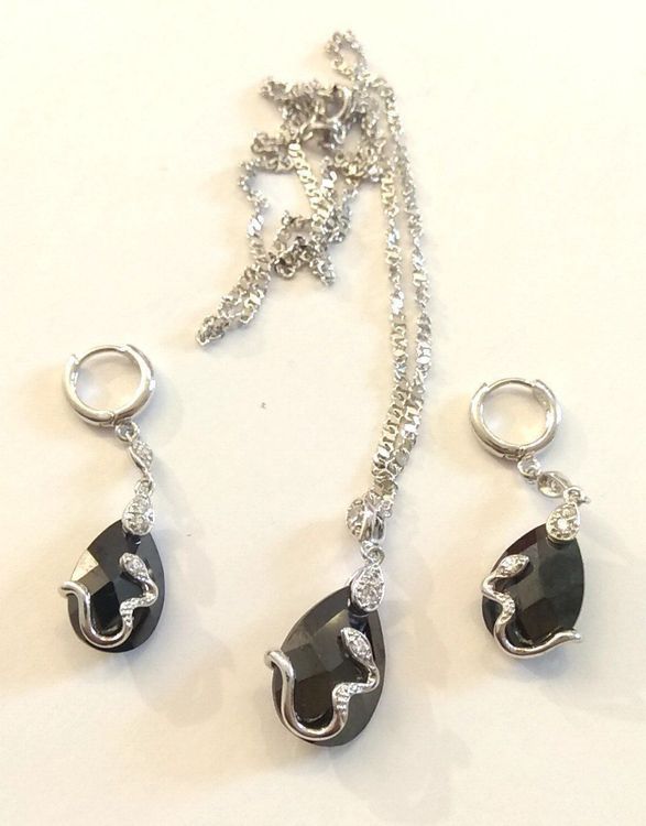 Autres bijoux: Fantastisches Set – Neuf avec emballage d'origine à Münchenbuchsee par Daniel0133