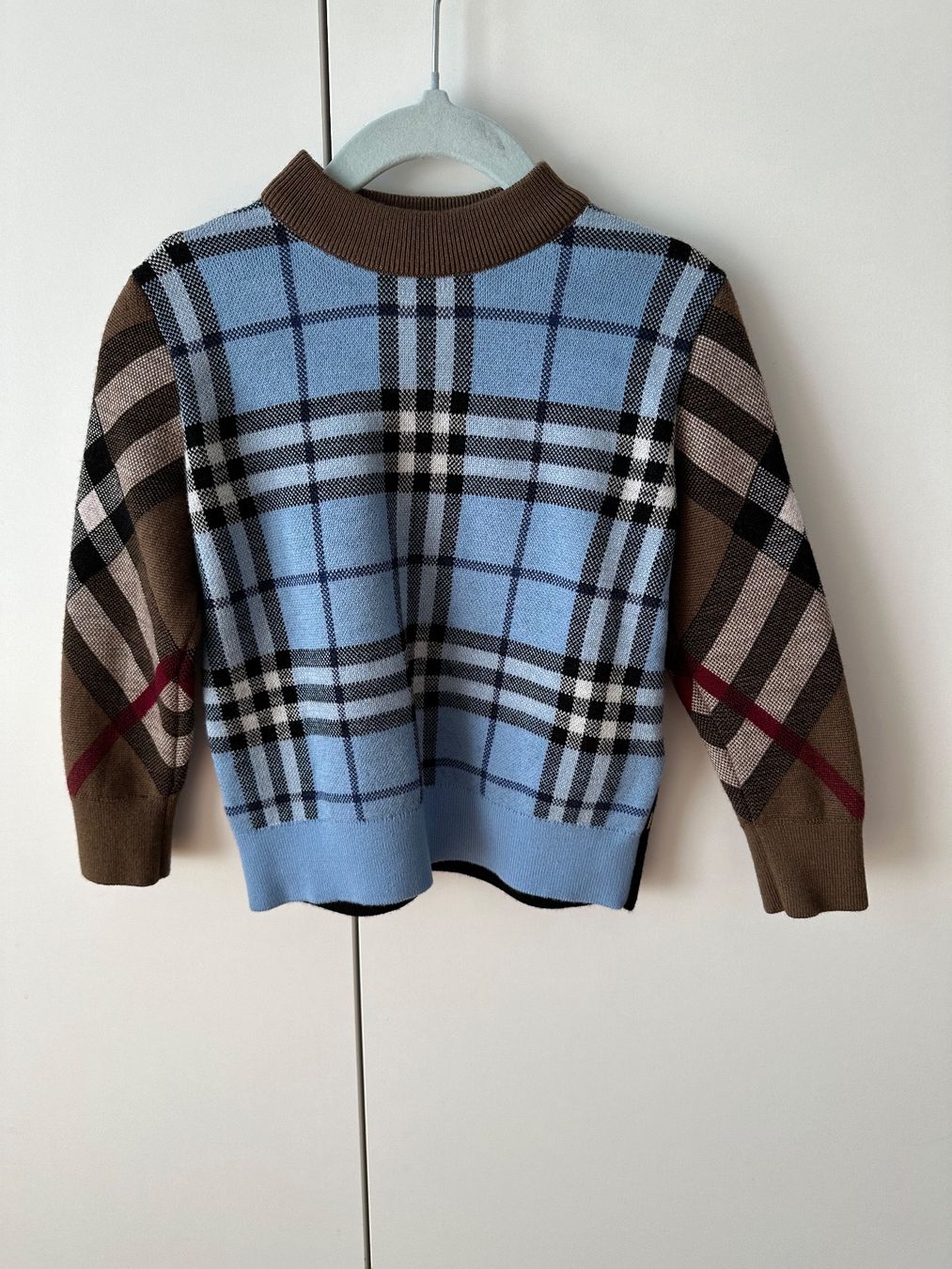 Burberry Pullover & Sweatshirts: Boys pullover Burberry . Perfect condition. Size 98 – Gebraucht aus Küssnacht am Rigi von hor_dpb7