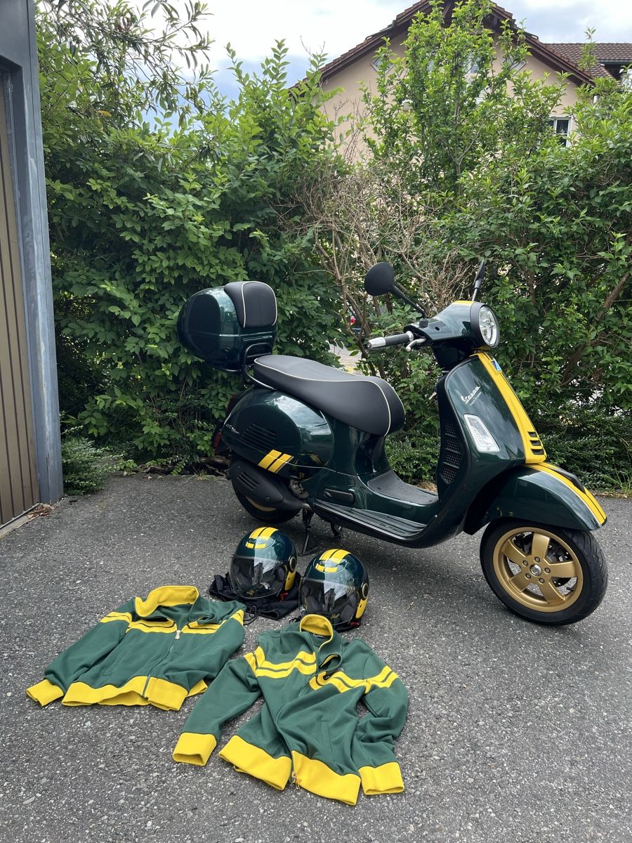 Vespa Scooter: Vespa GTS 300 HPE – Usato da Berneck venduto da Sepia63