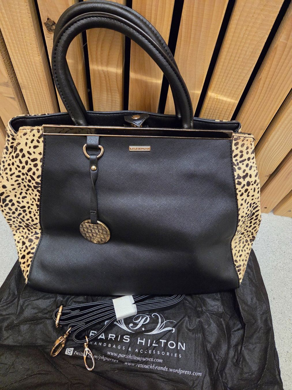 Paris Hilton Borse da donna: PARIS HILTON Leopard Handtasche – Usato da Emmen venduto da GrabandGo