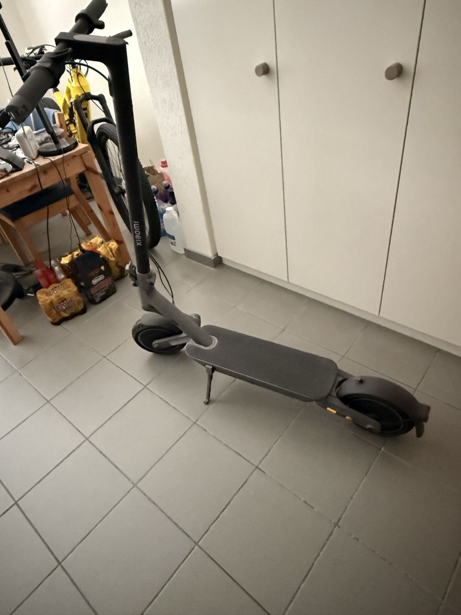 Scooter: E-Scooter XIAOMI – Usato da Zürich venduto da mic_v2gm 2