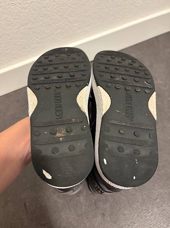 Schuhe für Jungen: Kinder Schuhe Moon Boot / Stiefel Gr. 33 – Gebraucht aus Bern von Sipahi_ 4