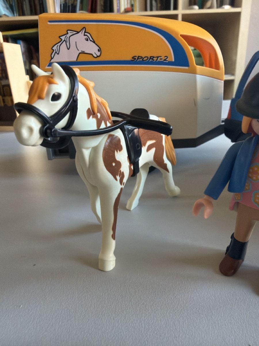 Playmobil Giocattoli: Playmobil PKW mit Pferdeanhänger – Usato da Münchwilen AG venduto da Bam5 1