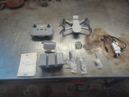DJI Mini 2 SE Drohne mit viel Zubehoer guter Zustand