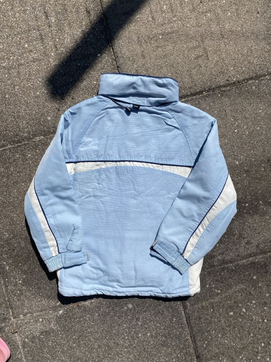 Vestes: hellblaue Winterjacke, Grösse 128 – D'occasion à Wettingen par vpr_9gz6 2