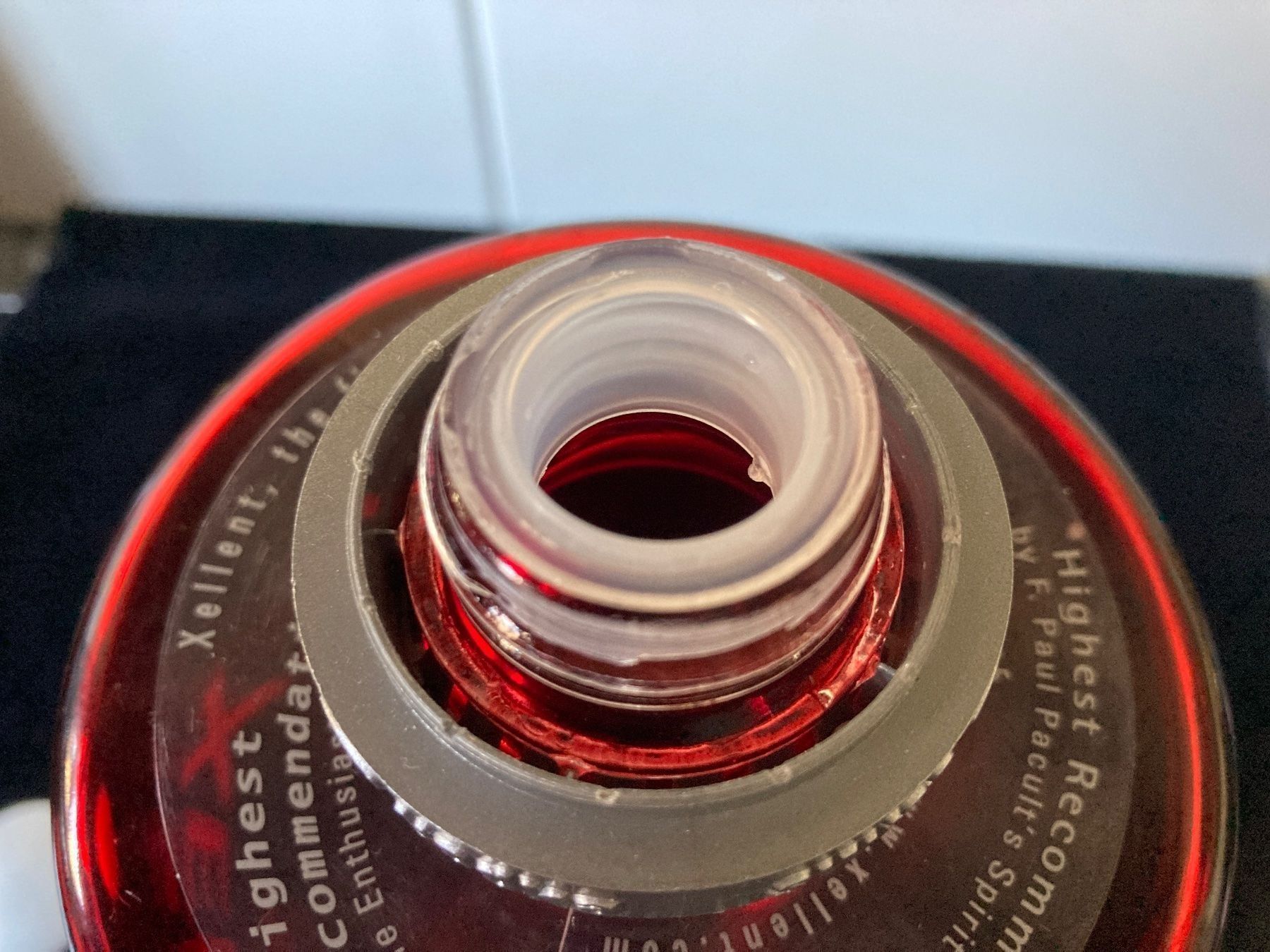 Altro: Leere Schweizer Vodka -Flasche 1, 75 L. – Usato da Zürich venduto da Chaeffeler 3