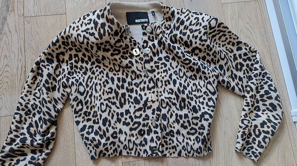 Giacche: ROTATE Cropped Cardigan Leo – Usato da Seuzach venduto da louisa. 3