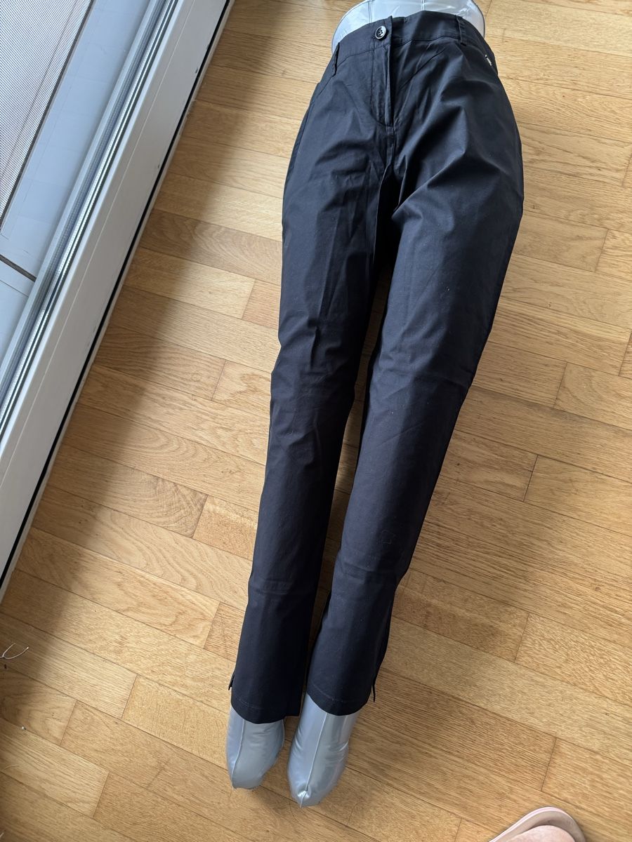 Twinset Hosen: Twinset trousers in black – Gebraucht aus Münchenstein von ArleneLM
