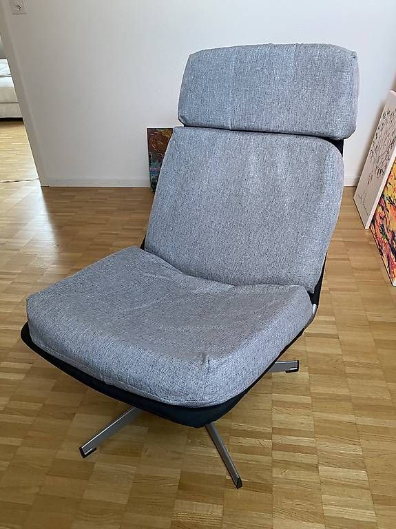 Poltrone: Loungesessel in Grau, drehbar – Usato da Winterthur venduto da chrigelable 1