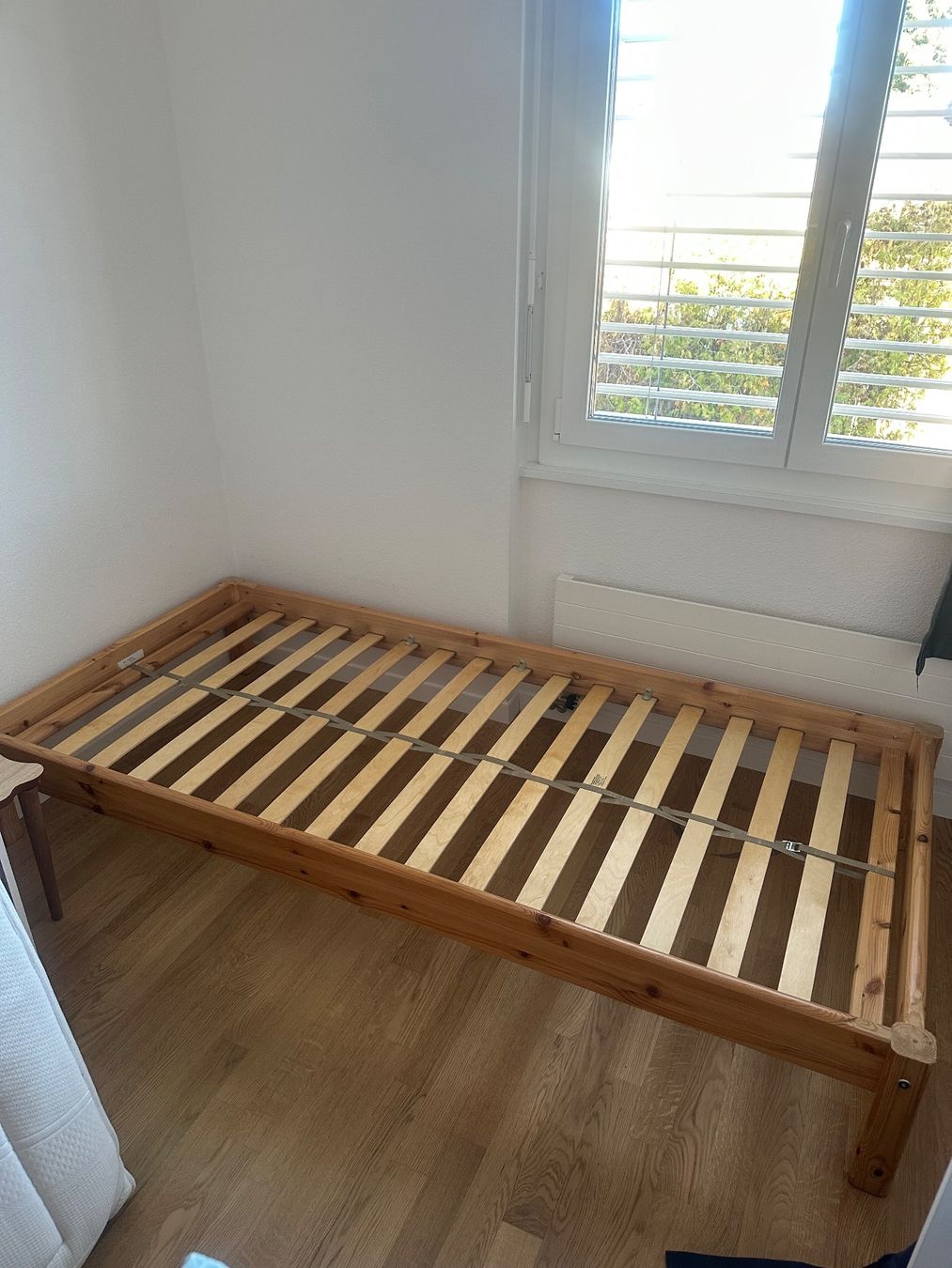 Lits: Holzbett – D'occasion à Wangen b. Olten par Delalasmin