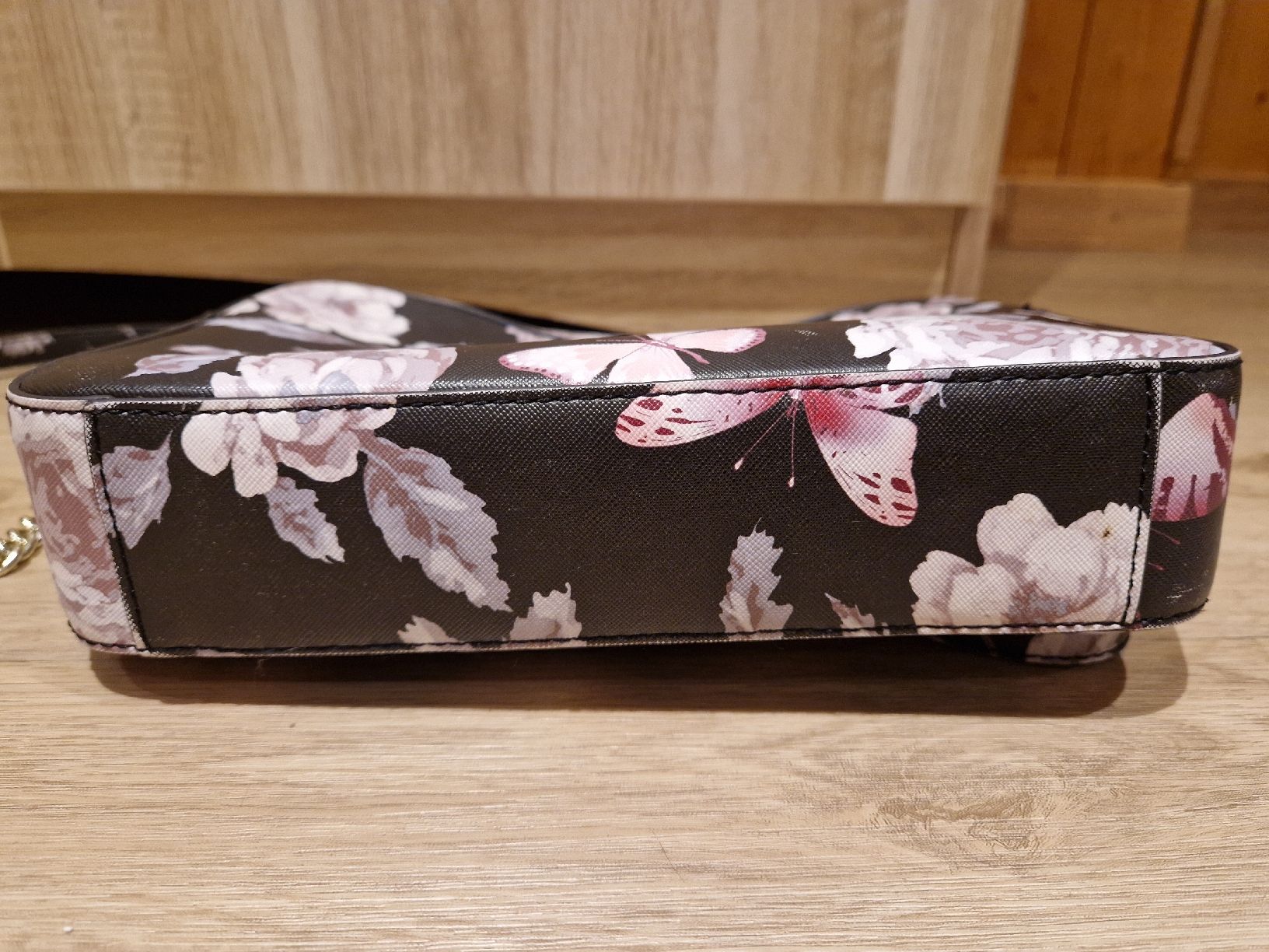 Guess Borse da donna: Guess Handtasche, Tasche, Umhängetasche – Usato da Saanenmöser venduto da 60ies 4