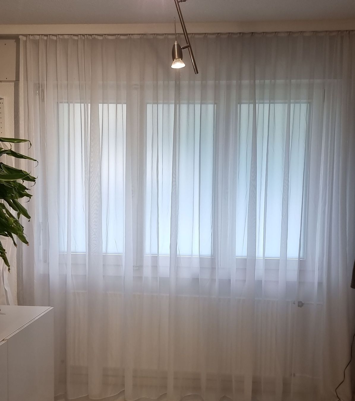 Vorhänge: Vorhang weiss halbtransparent – Gebraucht aus Balzers von Homeandgarden