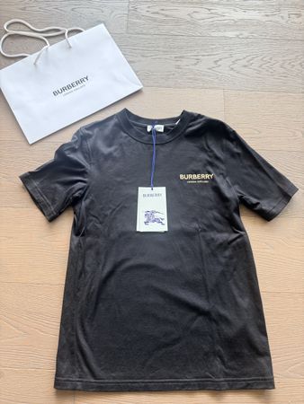 Burberry black Tshirt 