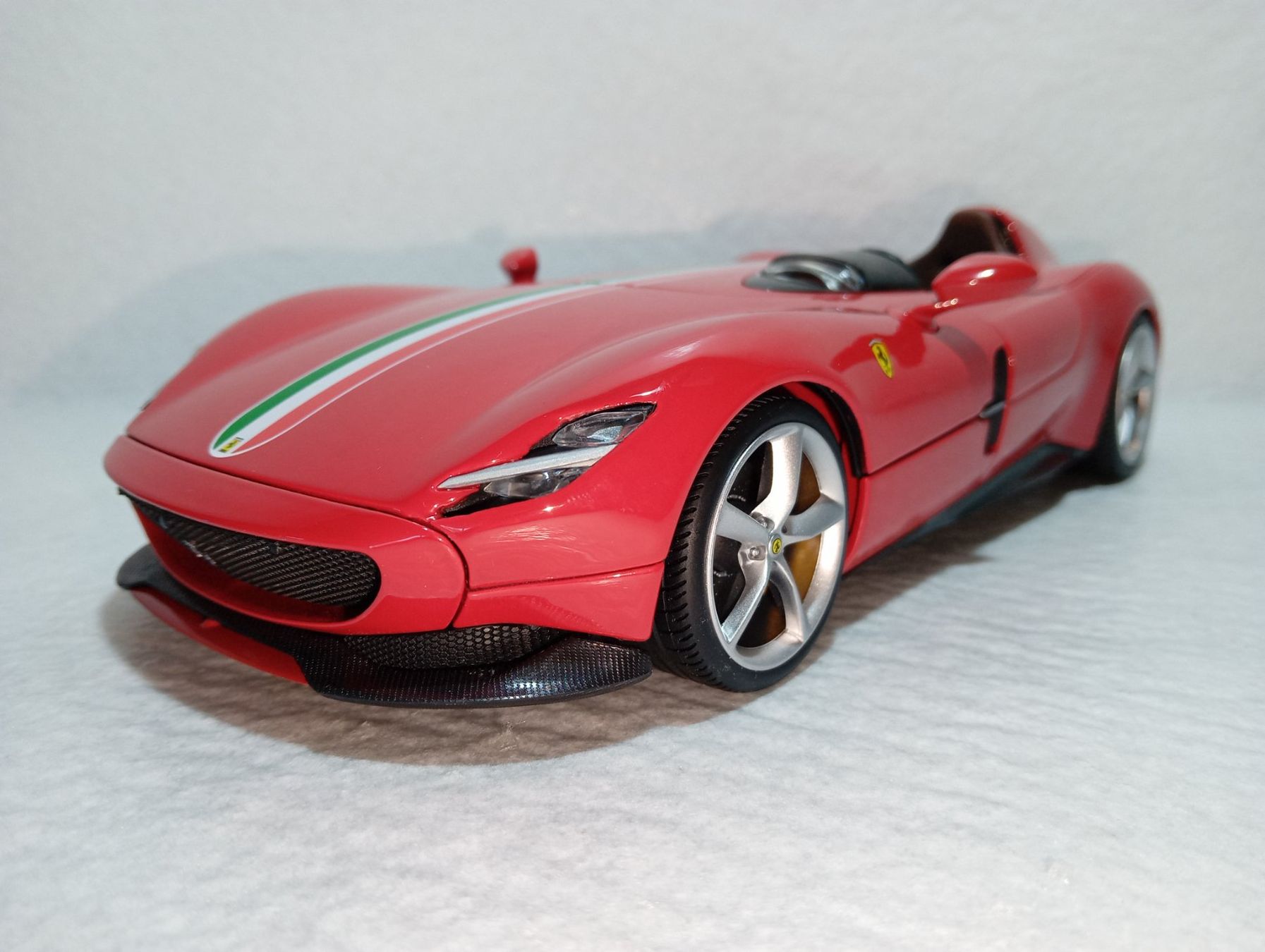 Bburago Modellini d'auto: Ferrari Monza SP1 – Nuovo e nell'imballaggio originale da Huttwil venduto da Secondtrain