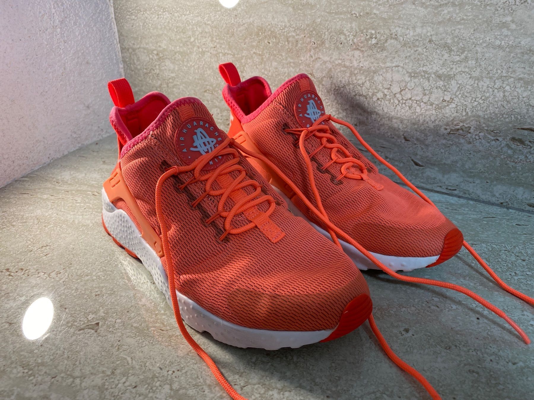 Nike Scarpe da donna: Nike Air Hurache Gr 38.5 – Usato da Birrwil venduto da Bendegriz