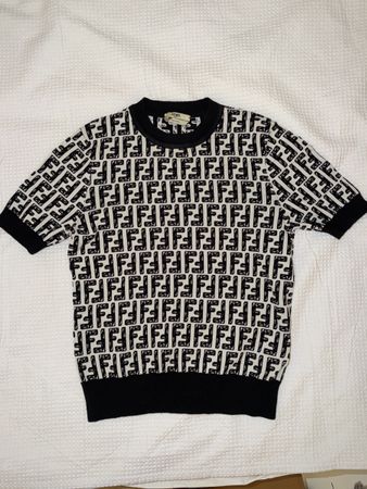 FENDI Logo All Over Knit Short Sleeve T-Shirt Gr. 36