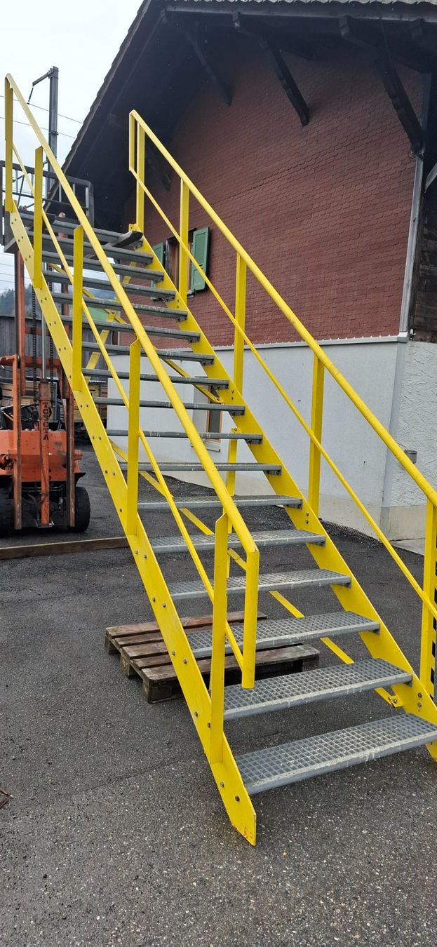 Treppen: Treppe gemäss Bild aber ohne Podest – Gebraucht aus Reichenbach i. K. von Wskorpion 2