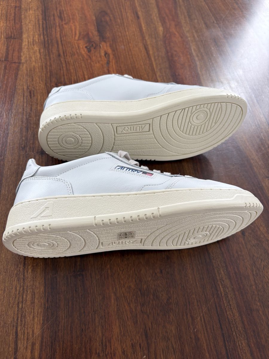 Autry Scarpe da uomo: Autry Medalist Herren, Farbe White/White, Grösse 42 – Nuovo (secondo la descrizione) da Gossau SG venduto da Bidzilla 1