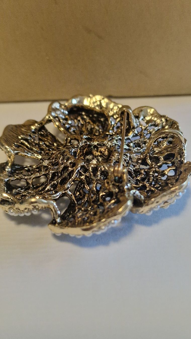 Broches & Aiguilles: Vintage Brosche, Blumen Design, mit Perlen, Goldfarbig – Neuf (Voir description) à Herisau par MoneyisPower.AR 2