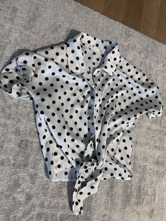 Blouse white black dots short sleeves