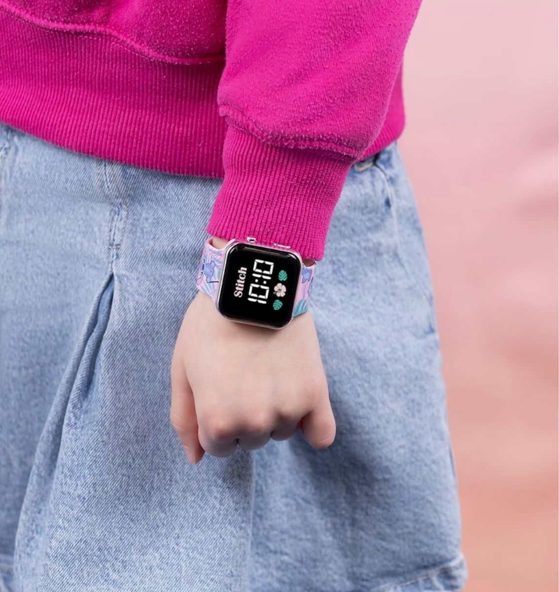 Tikkers Montre Intelligente Interactive Noire Enfant Garçon TKS01-0006 - Montre De Suivi D'Activité Fun Avec Bracelet Football