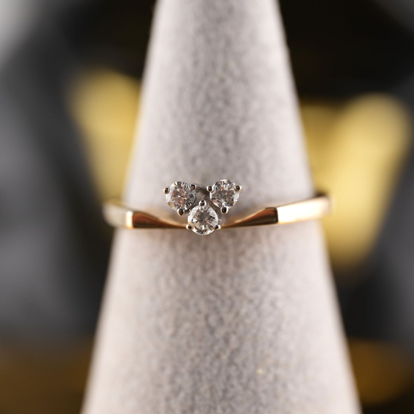Anelli: Goldring 18K mit 3 Diamanten – Usato da Basel venduto da Vip24