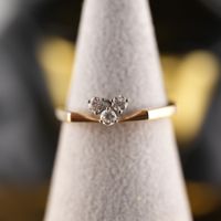 Goldring 18K mit 3 Diamanten