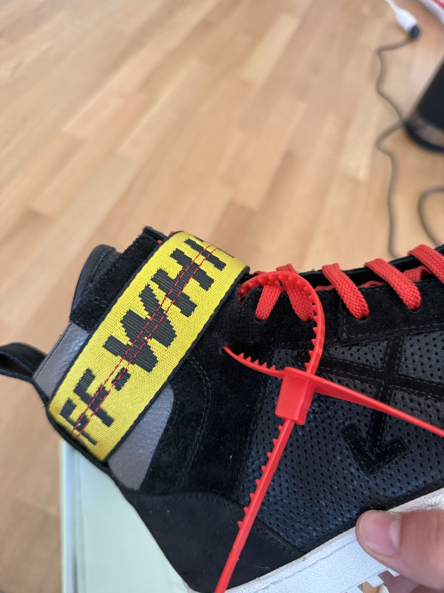 Off-White Scarpe da uomo: Off-White OFF-WHTIE Drilled Leather High Top 'Black'  – Nuovo (secondo la descrizione) da Genève venduto da iry_67wr 7