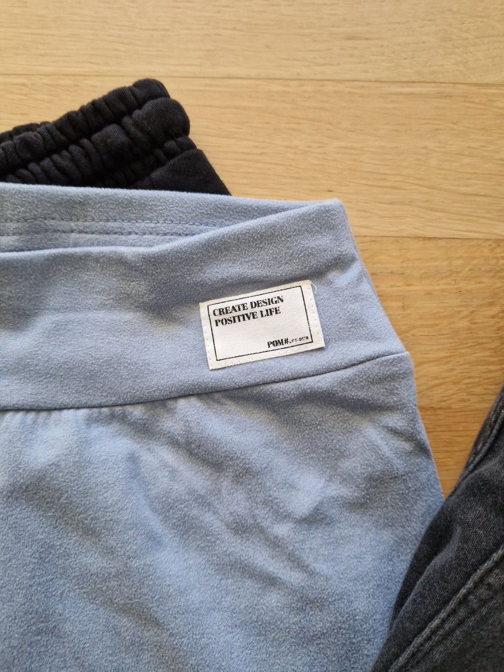 Lotti & Set di vestiti: 5 Hosen, Gr. 152 cm – Usato da Gossau SG venduto da dolores_x 5