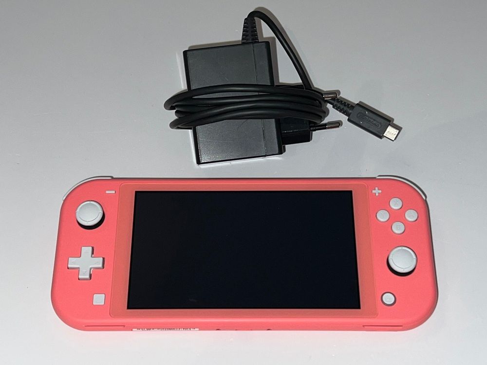 Nintendo Switch Lite Konsole (coral) + Netzteil Kaufen auf Ricardo