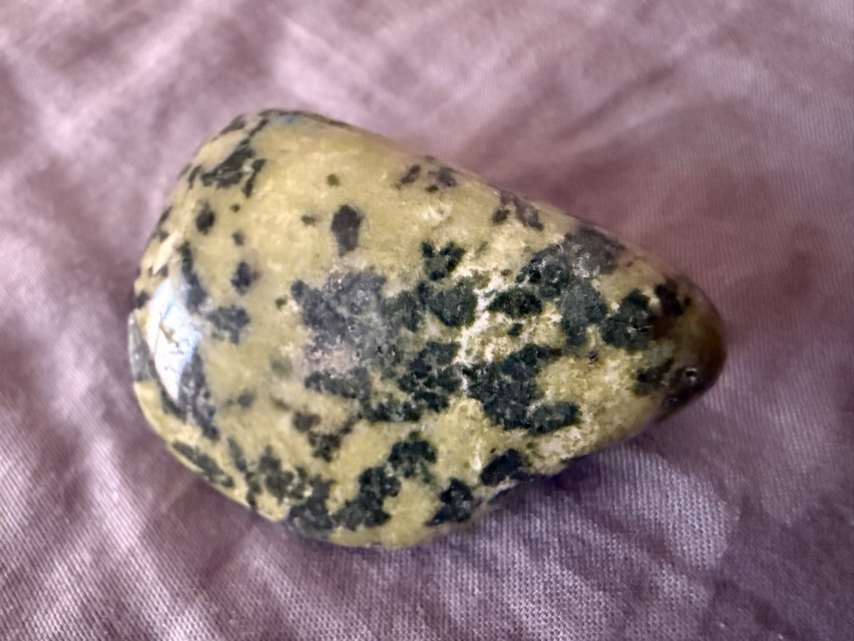 Mineralien & Heilsteine: Jade nefrite – Gebraucht aus Oberhof von RealStone