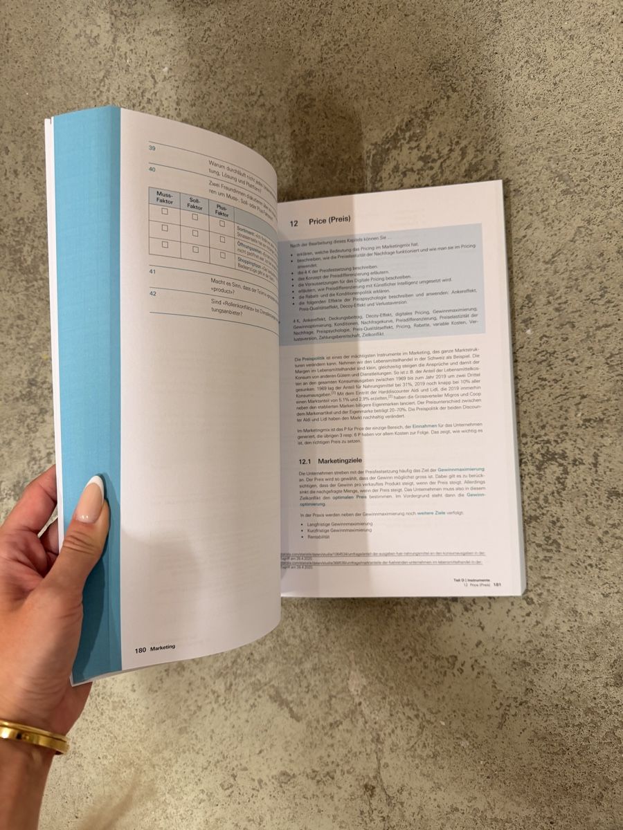 Livres: Marketing Eine praxisorientierte Einfuhr 8. Aufl – Neuf (Voir description) à Effretikon par Didi2404 1