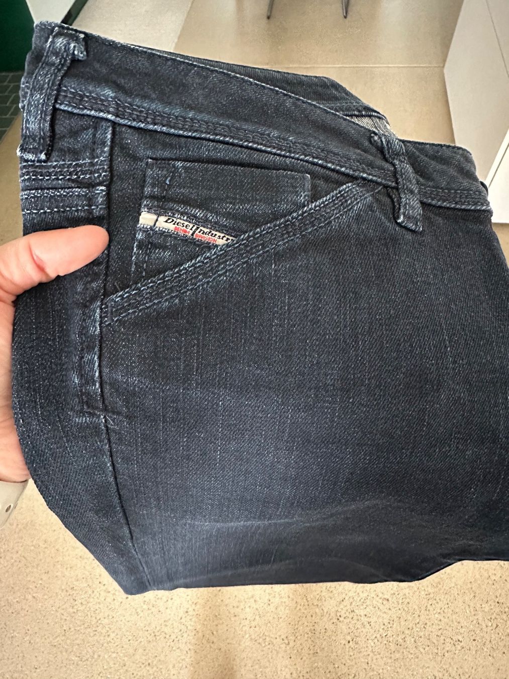 Diesel Jeans: Diese Jeans, MUZE, Grösse W29, L32 – Usato da Winterthur venduto da AngiDi 2