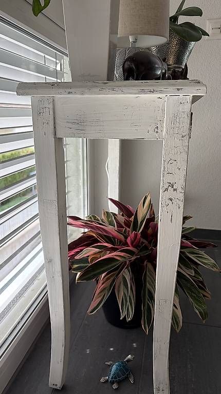 Tische: Schmaler Beistelltisch im Shabby chic Stil – Gebraucht aus Frick von TheBurningHeart 5