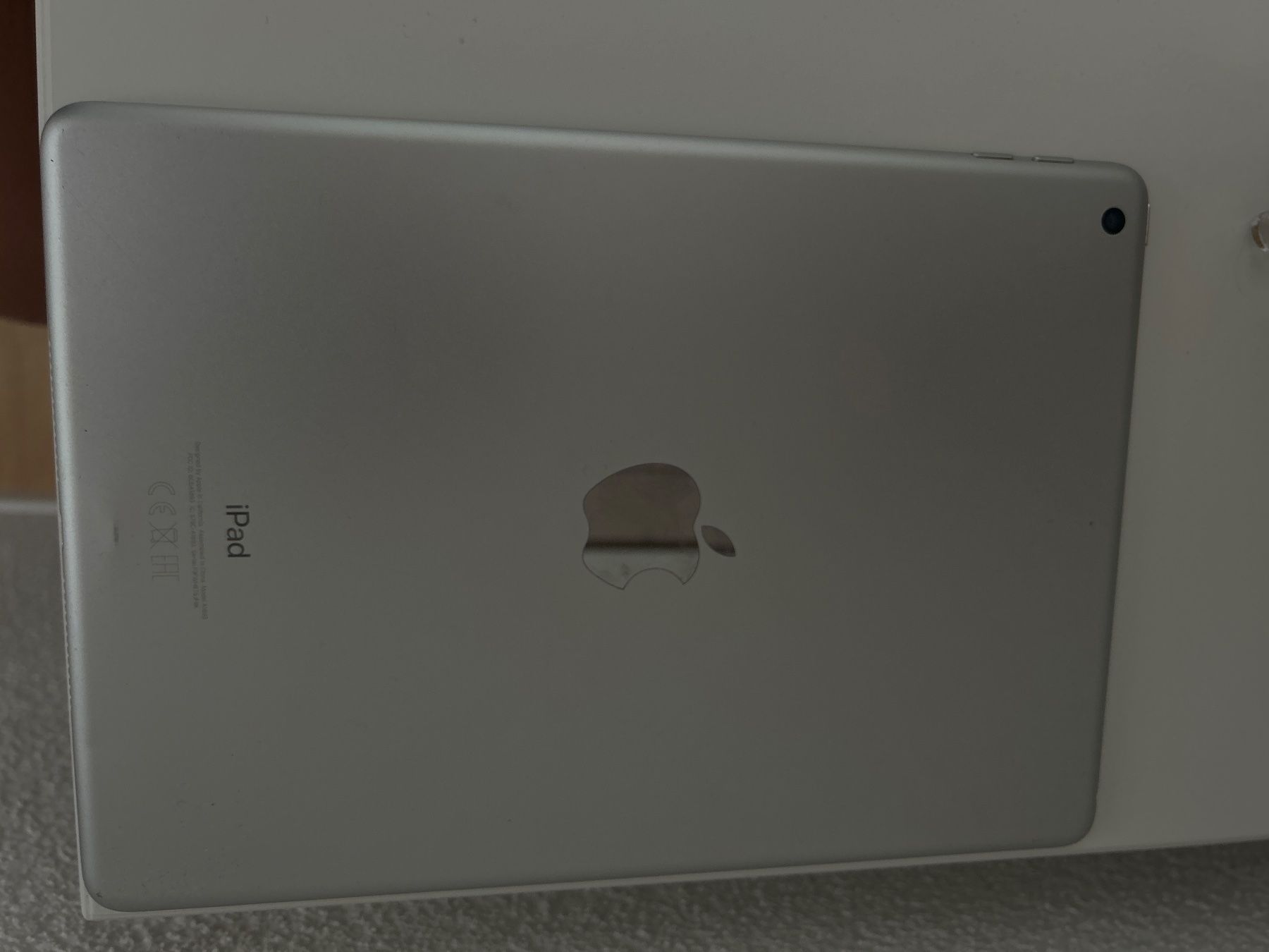 Apple Tablettes PC: APPLE IPAD 2017/ Funktionsfähig – D'occasion à Utzigen par jas_c7jq 2