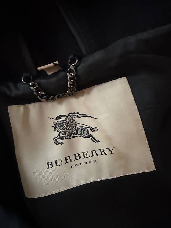 Cappotti: Burberry Dufflecoat – Usato da Schindellegi venduto da Poshanna 1