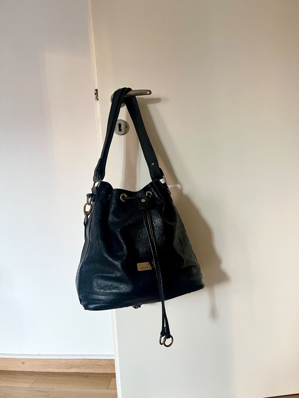 Taschen für Damen: Schöne lederne Shopper Tasche – Gebraucht aus Zürich von fio_x2bf