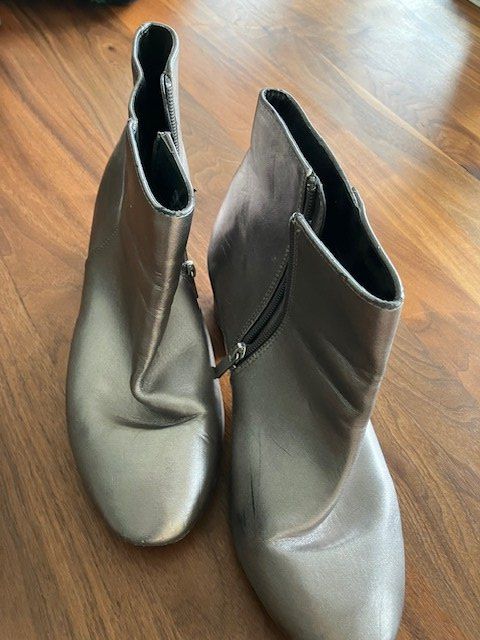 Scarpe da donna: stieflette in bronze gr. 41 – Usato da Schwarzenberg LU venduto da kindler007 1