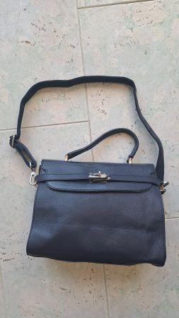 Schöne Handtasche aus Leder