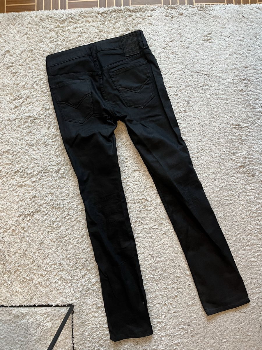 Guess Jeans: Guess Herren Jeans Schwarz – Usato da Zürich venduto da salesniche 1