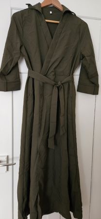 Olive Mantel Kleid Gr. M, Wickeloptik, Sommerlich leicht