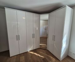 Eckkleiderschrank weiss Hochglanz mit Spiegel gut erhalten