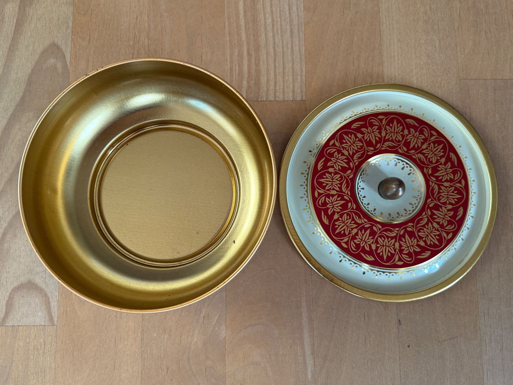 Contenitori & Simili: Bisquit  Guezli Dose Blech vintage – Usato da Wittwil venduto da Schnaeppli64 2