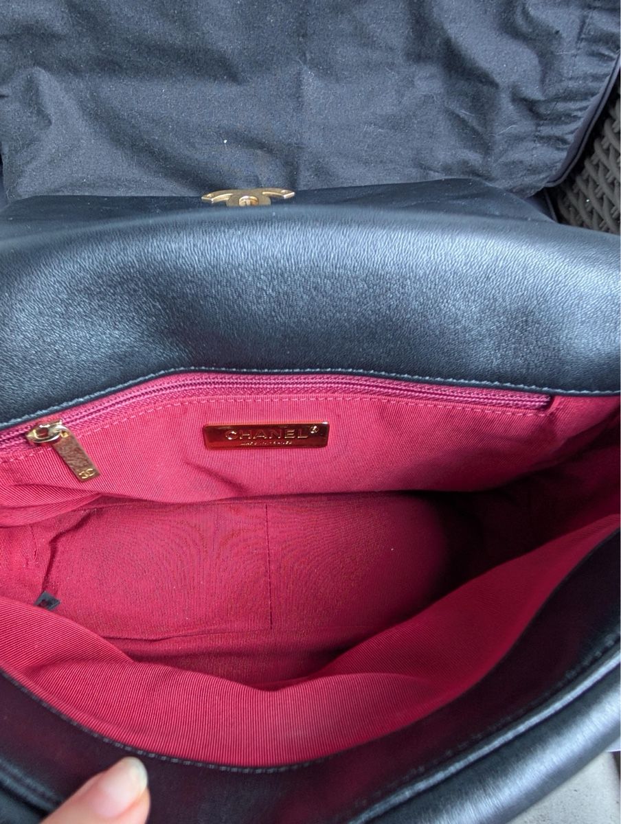 Chanel Taschen für Damen: Authentic Chanel 19 Bag, Top Zustand – Gebraucht aus Zürich von jia_57tp 6