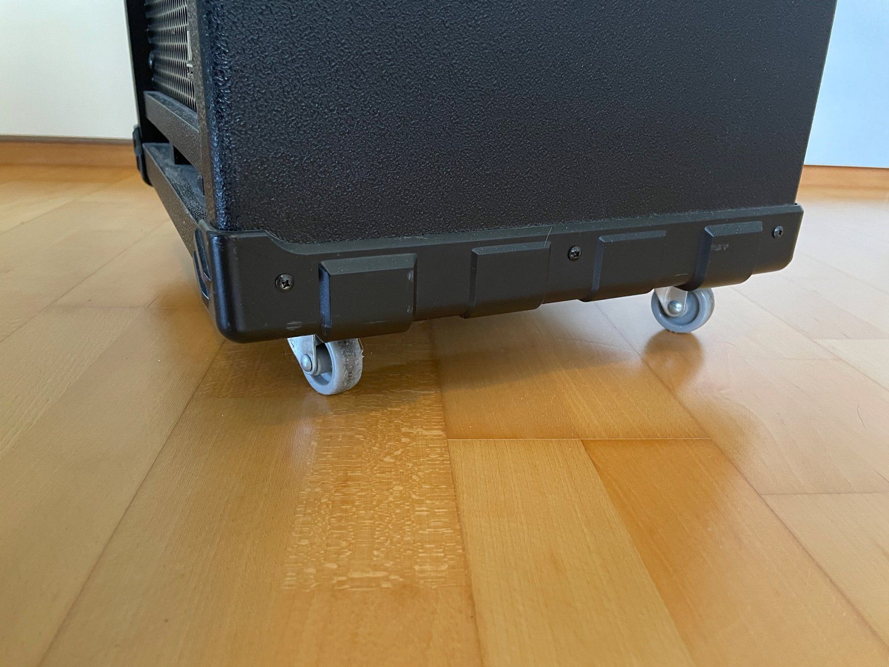 Roland Amplificatori: Roland Cube 100 Bass Amp – Usato da Interlaken venduto da Wumest 3